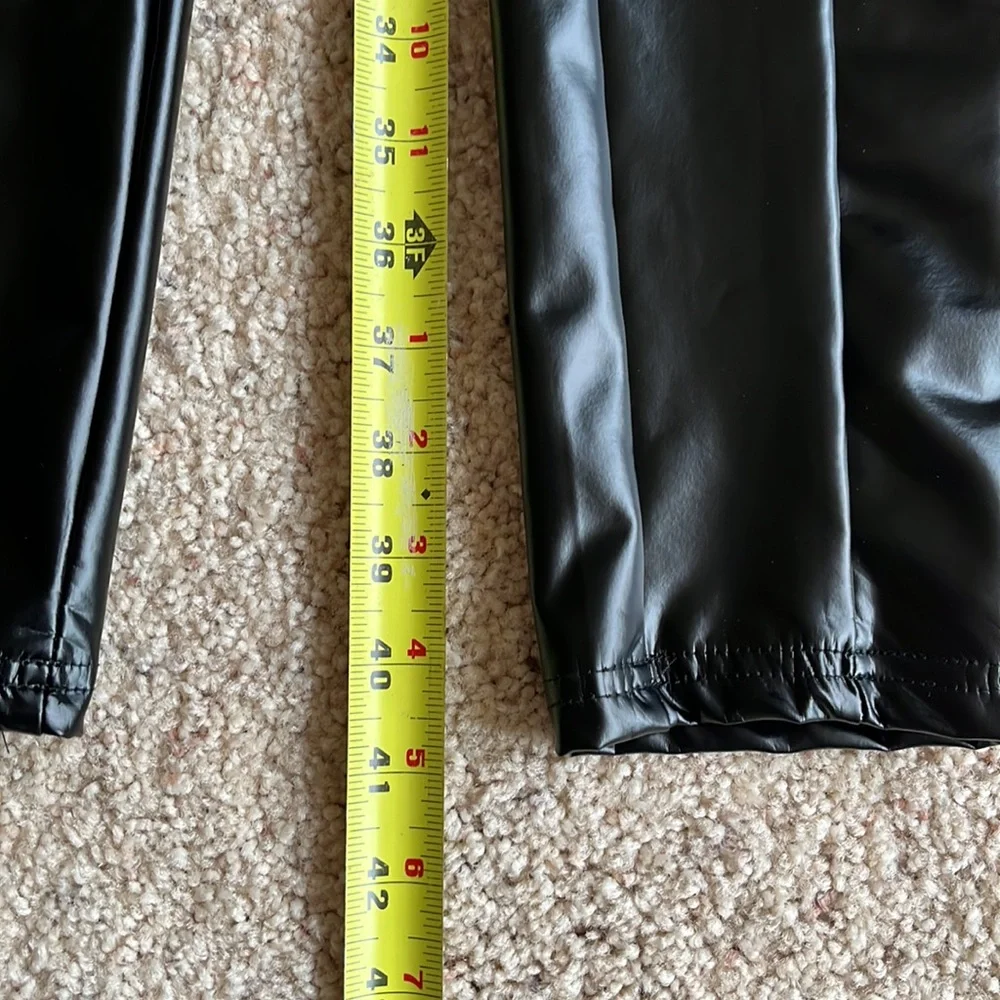 Black leather pants by Shein - Picture 9 of 11